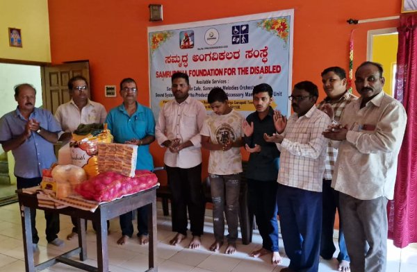 Uday Maggyannavar Sir donated Grocery items